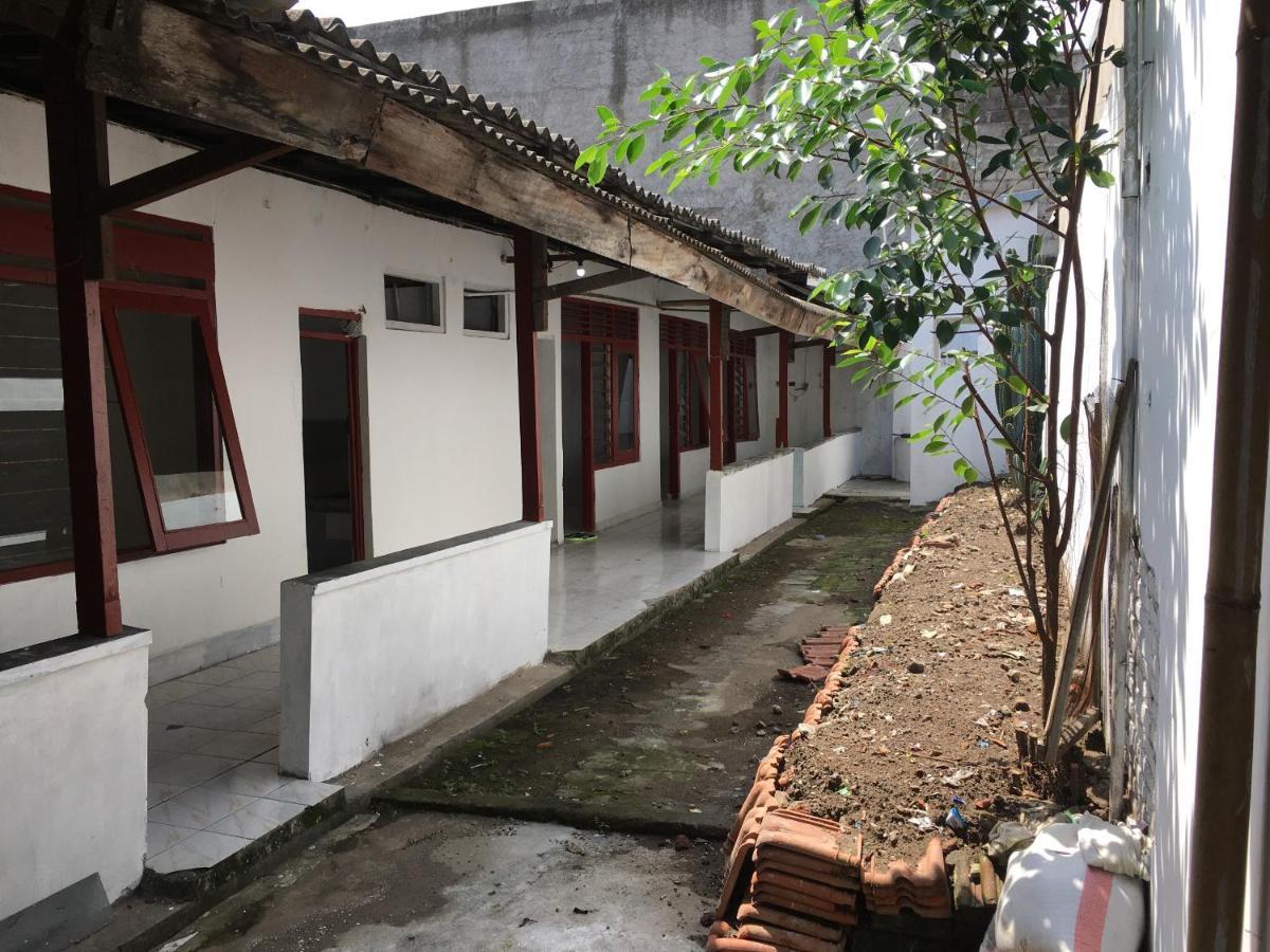 Tambak Bayan Guesthouse Kejayan Экстерьер фото
